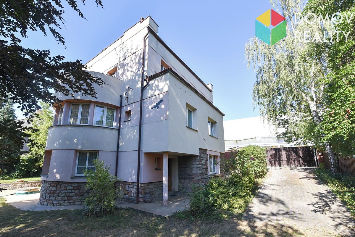 Prodej vily 220 m², pozemek 831 m² – fotografie 4