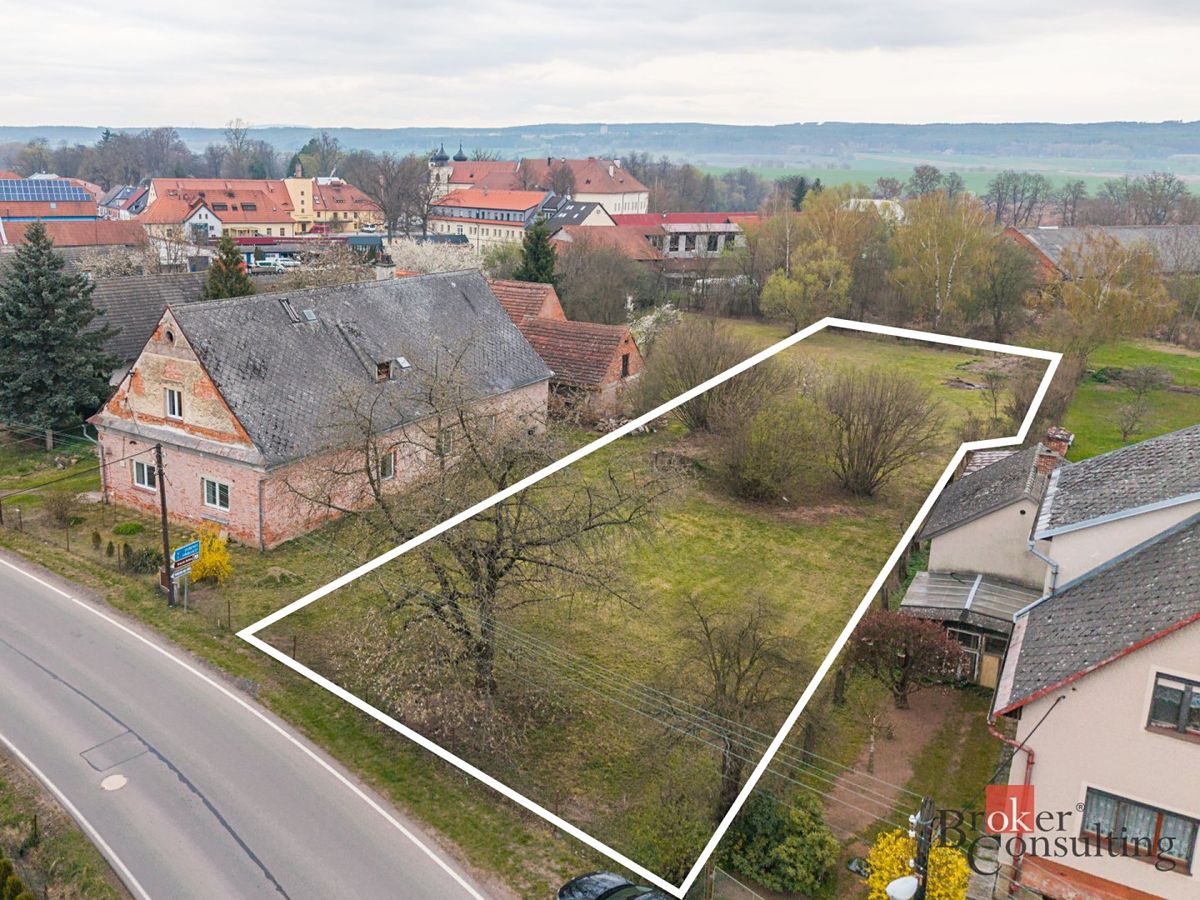 Prodej stavebního pozemku 1821 m² – fotografie 2