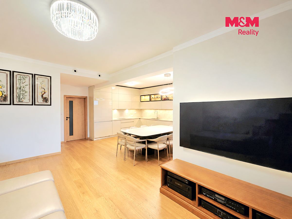 Prodej rodinného domu 128 m², pozemek 122 m² – fotografie 3