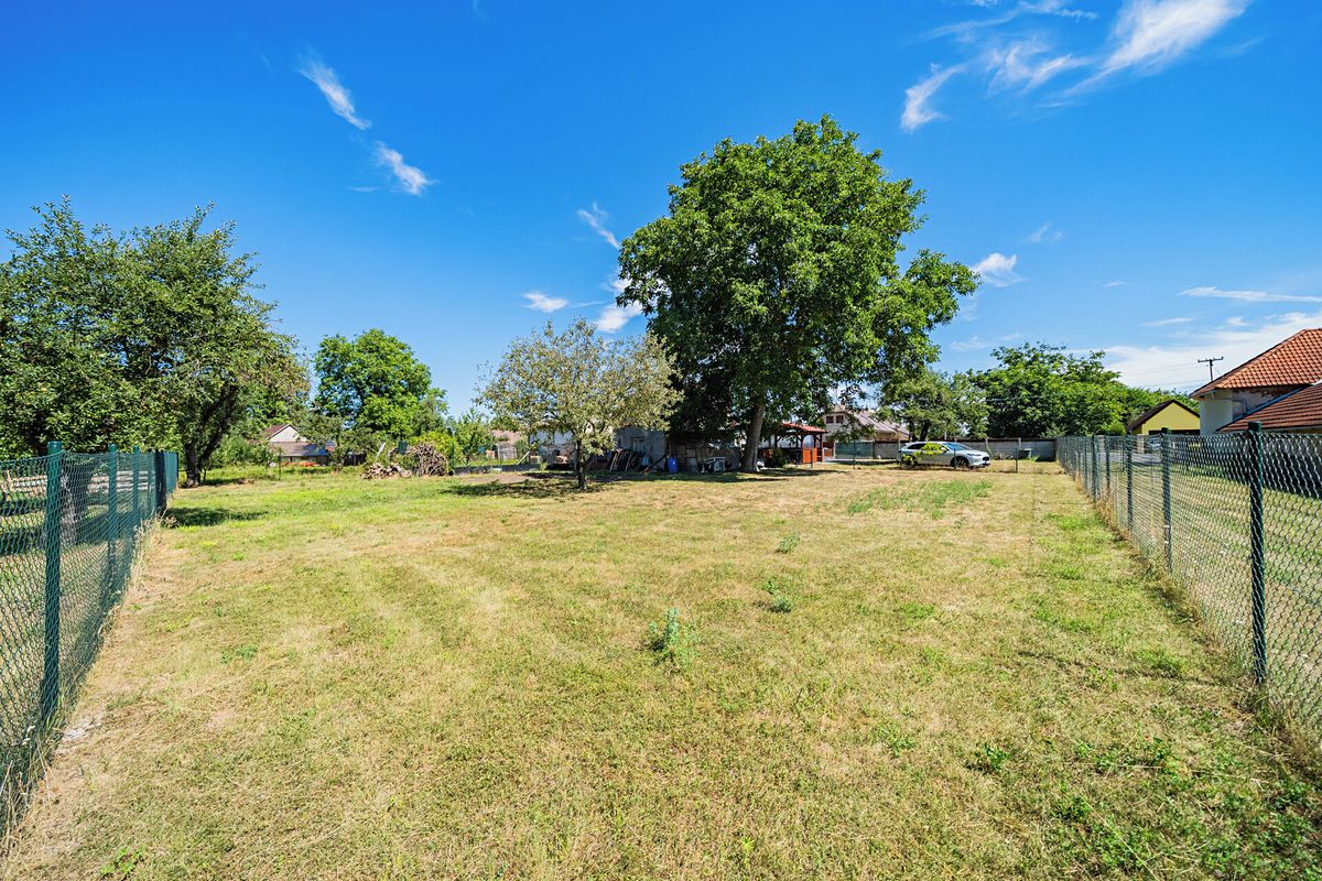 Prodej rodinného domu 130 m², pozemek 1444 m² – fotografie 2