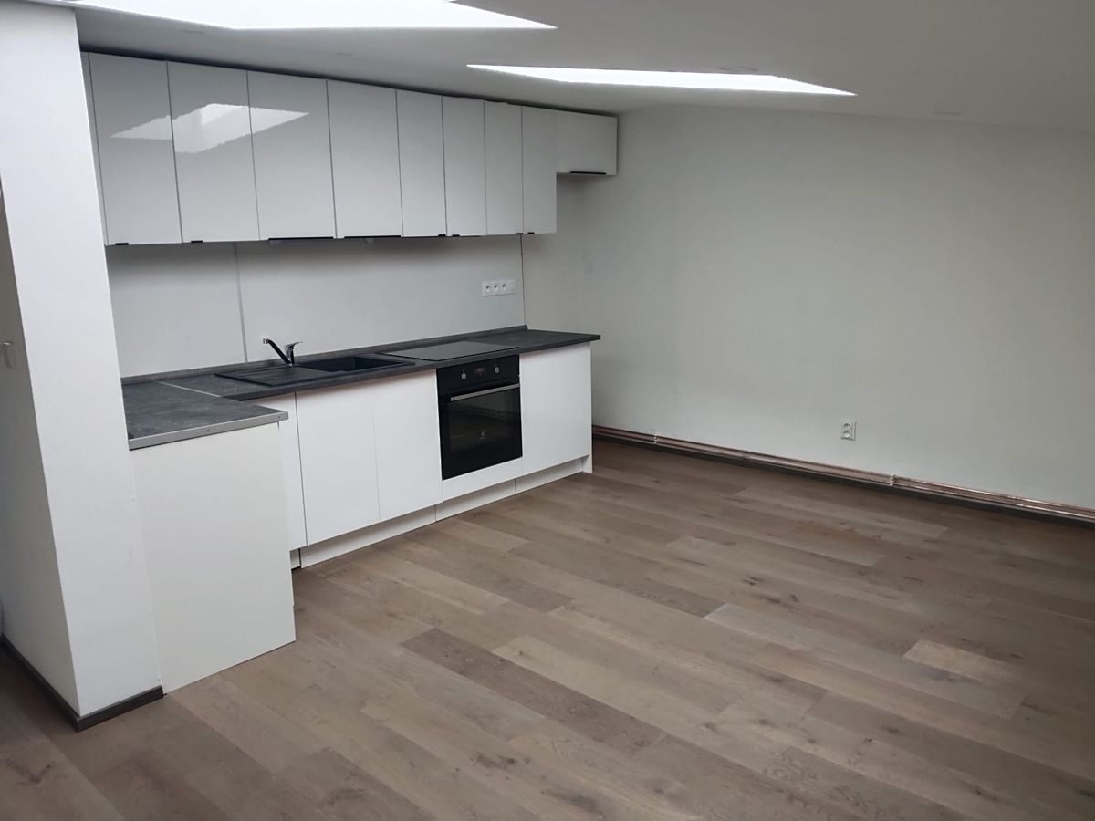 Pronájem bytu 3+kk 83 m²