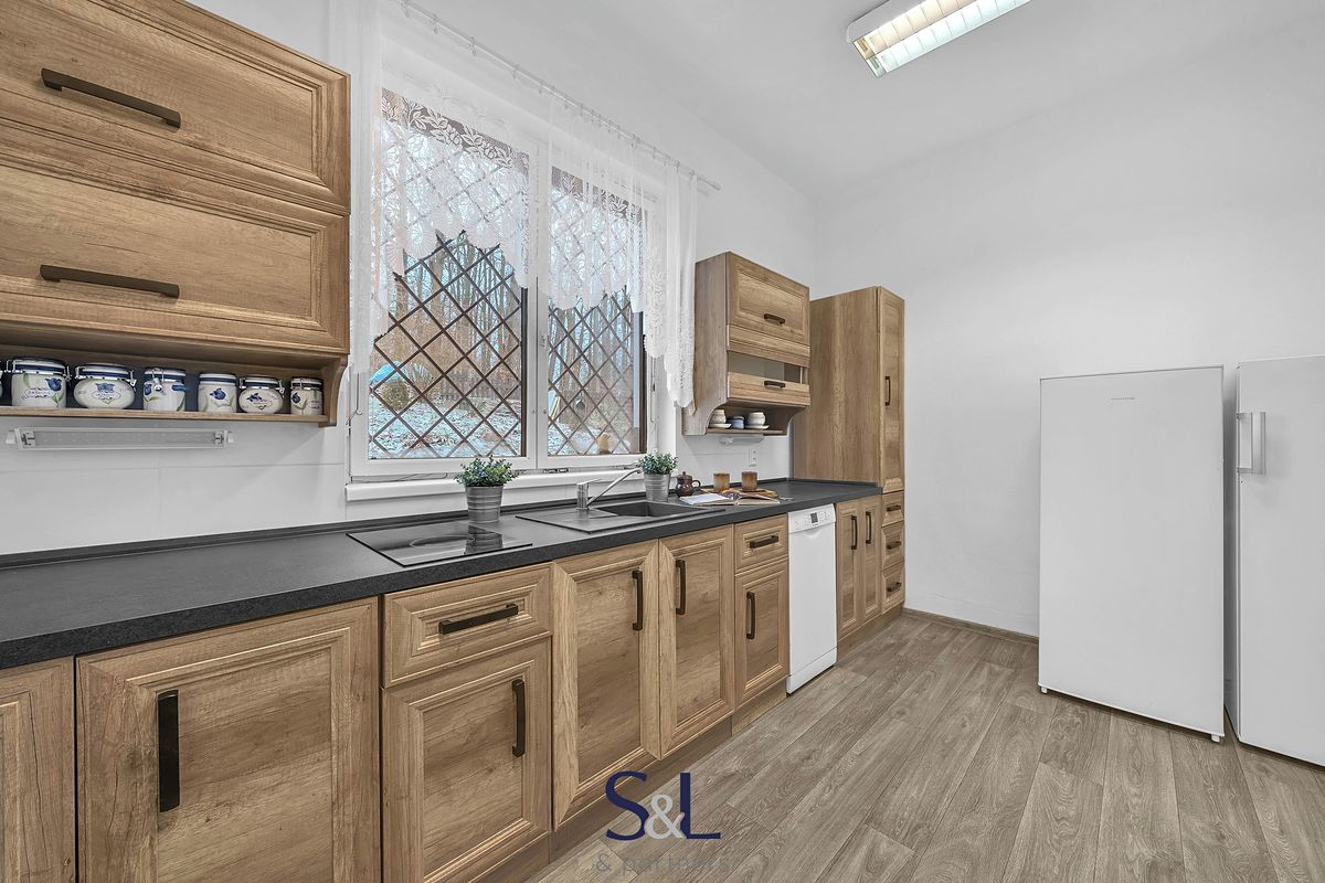 Prodej rodinného domu 201 m², pozemek 1909 m² – fotografie 3