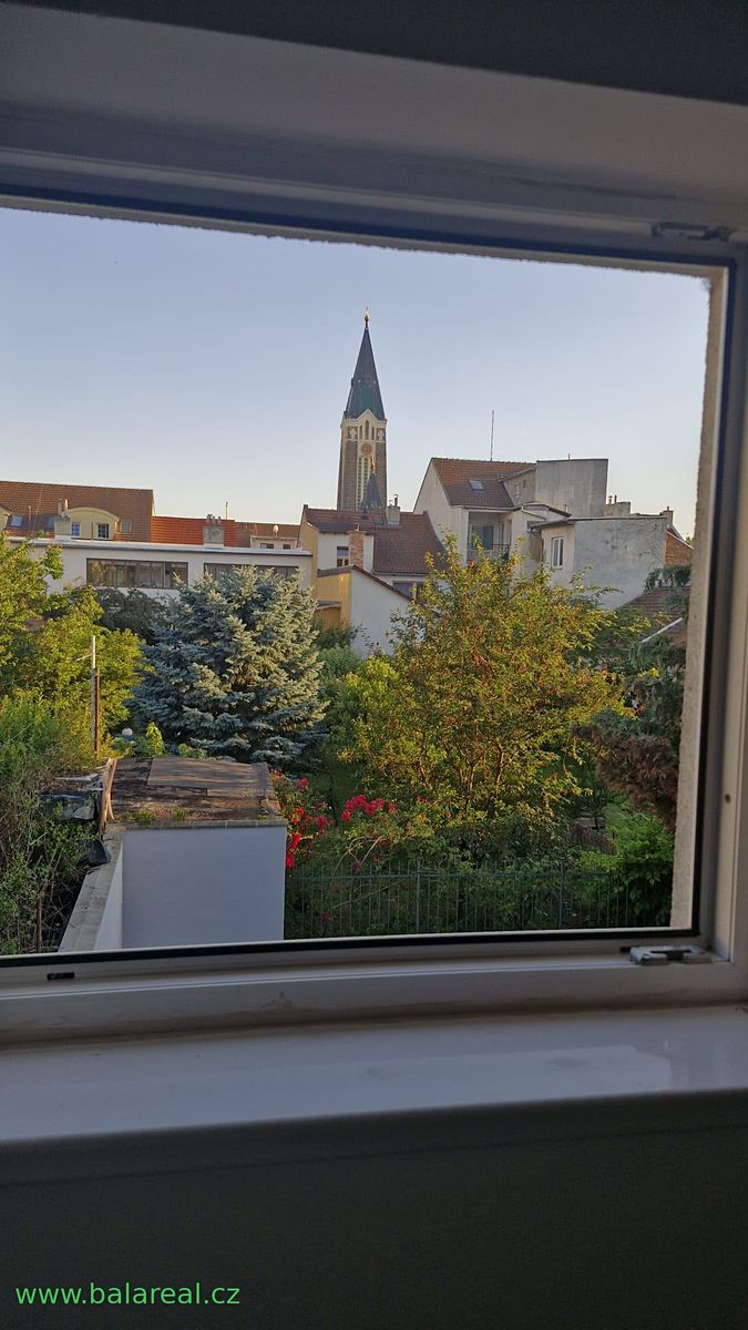 Pronájem bytu 1+kk 23 m² – fotografie 3