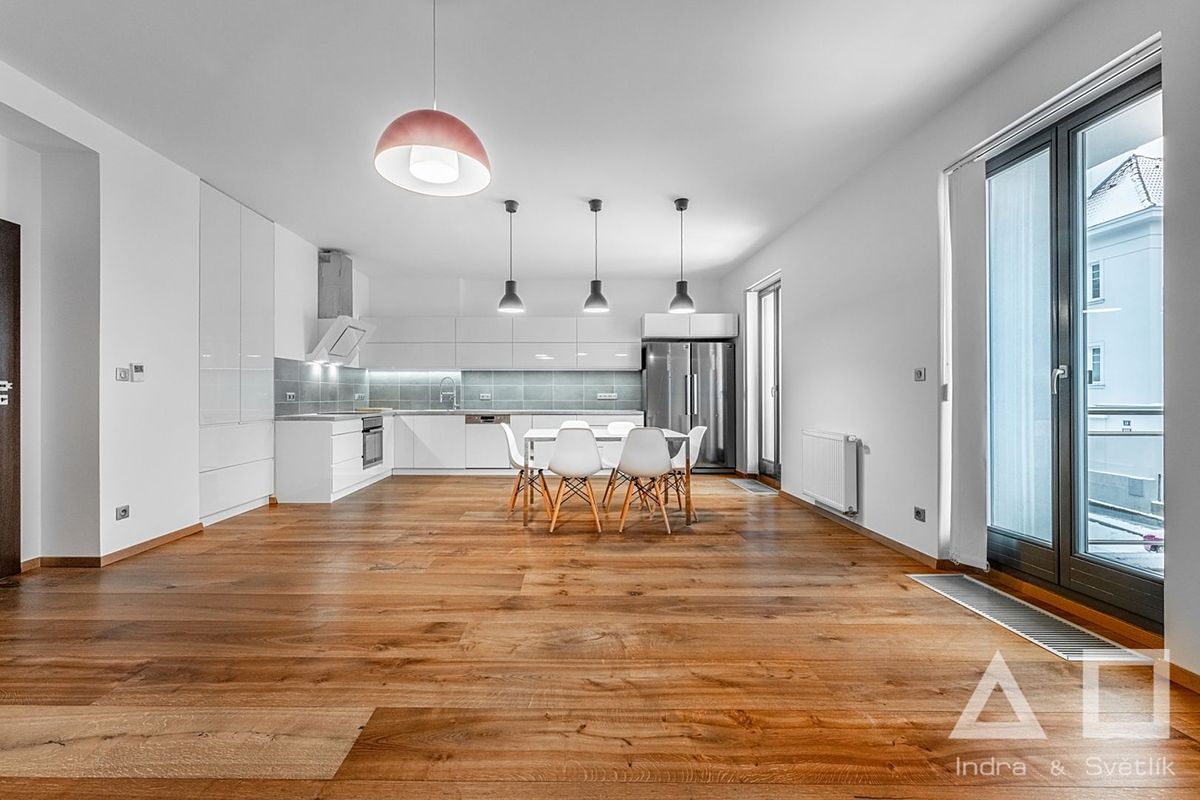 Pronájem bytu 3+kk 93 m²