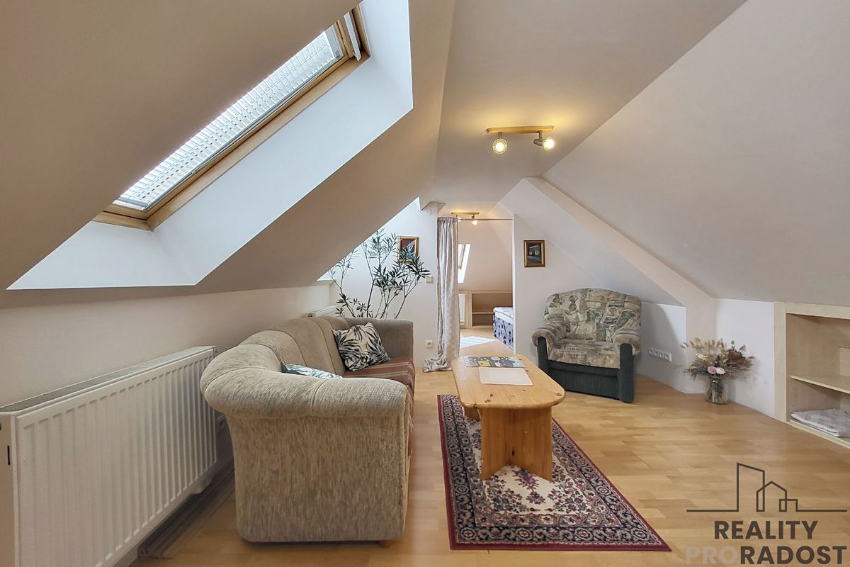 Pronájem rodinného domu 145 m², pozemek 111 m² – fotografie 5
