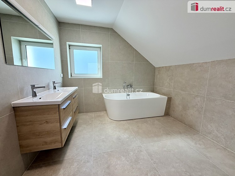 Будинок на продаж, 247 м² (9 з 24)
