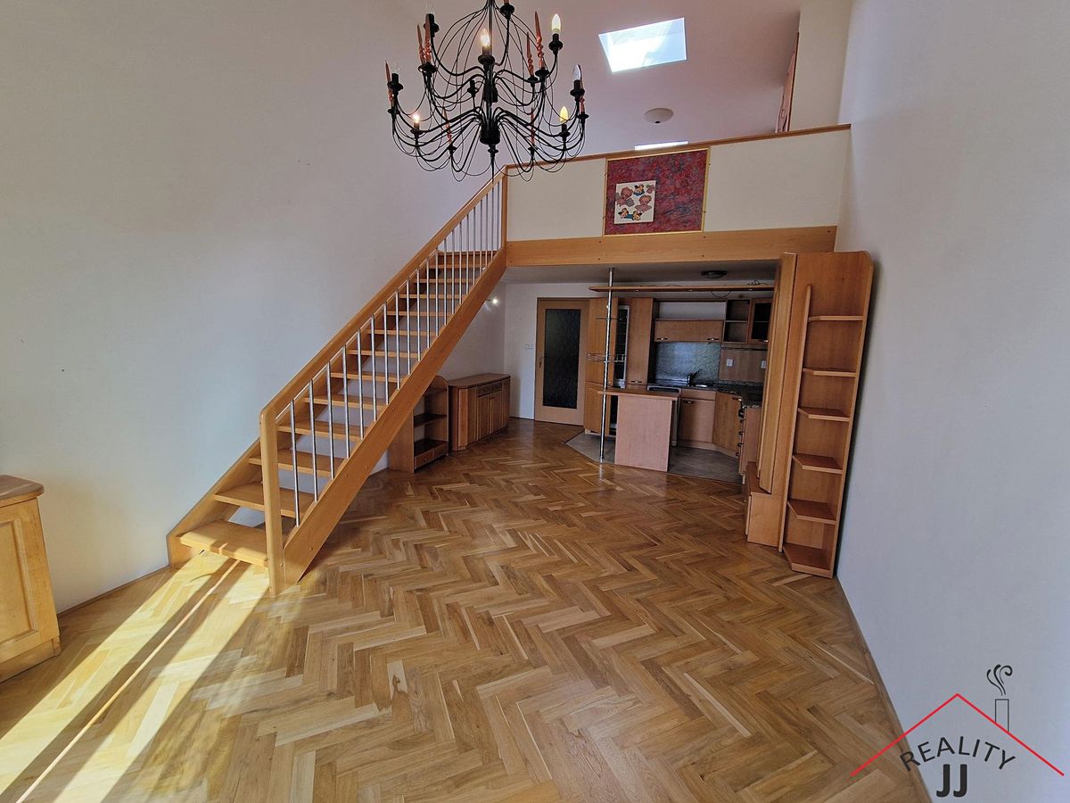 Pronájem bytu 3+kk 99 m²
