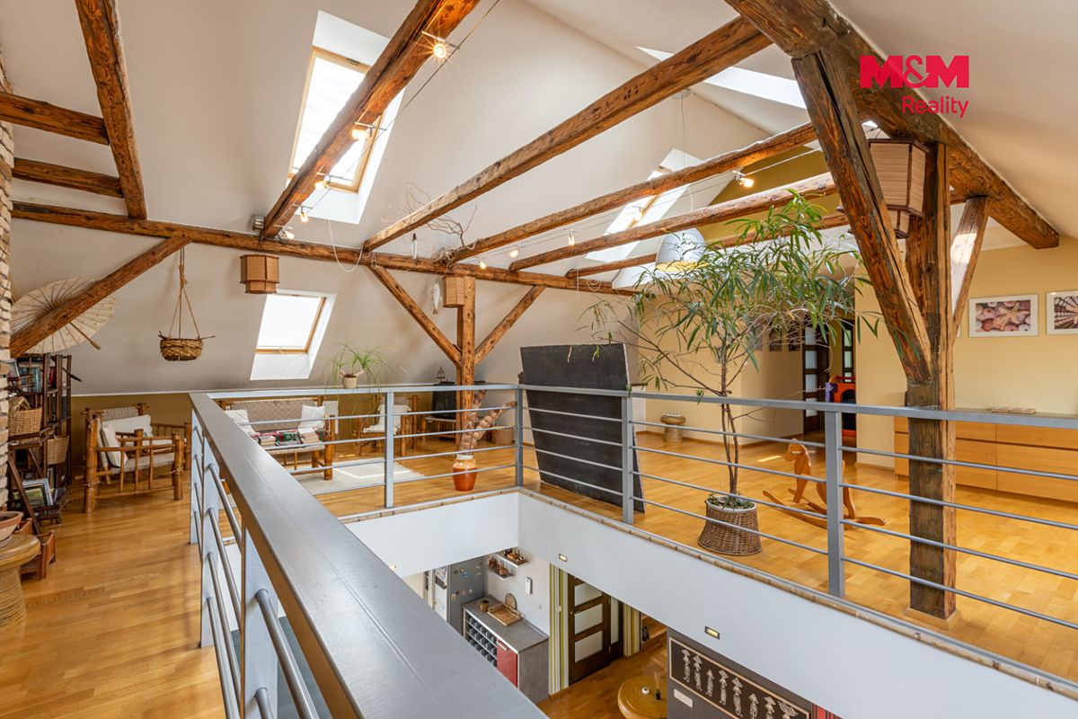 Prodej rodinného domu 280 m², pozemek 324 m² – fotografie 4