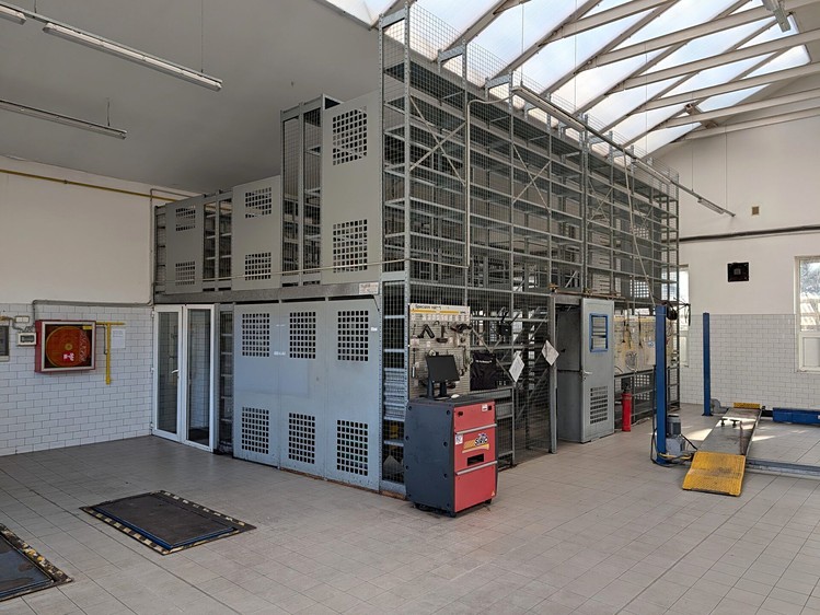 Комерційне приміщення на продаж, 1 500 м² (26 з 39)