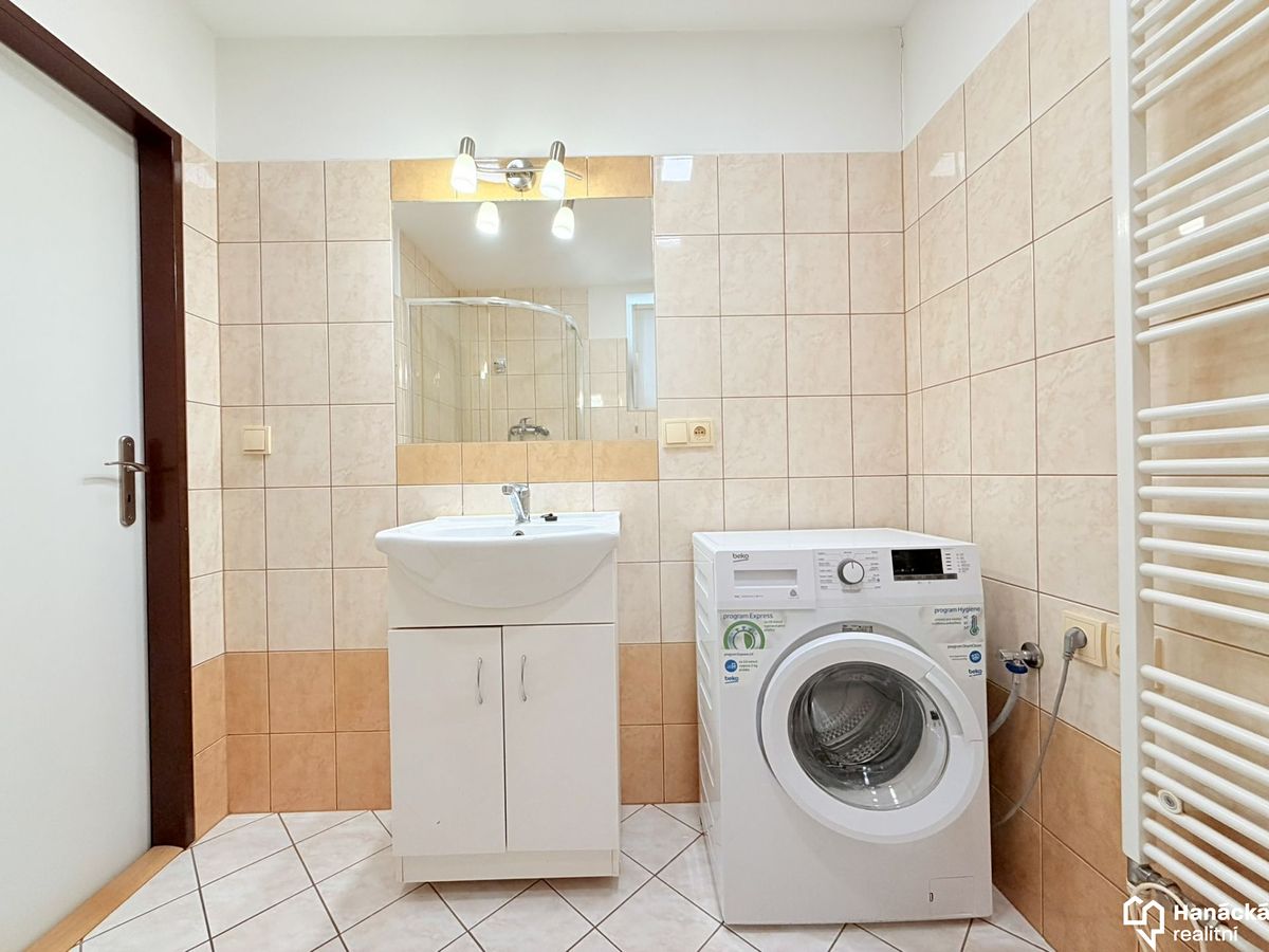 Pronájem bytu 1+kk 34 m² – fotografie 5