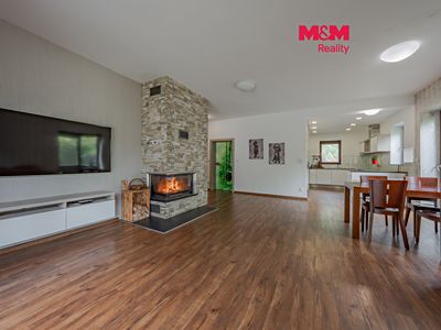 Prodej rodinného domu 220 m², pozemek 1559 m²