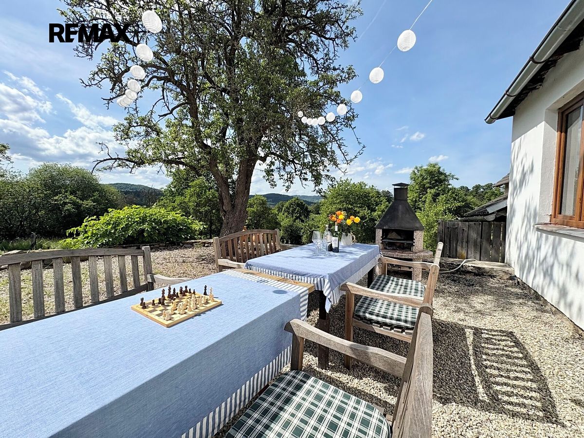 Prodej rodinného domu 137 m², pozemek 6157 m²