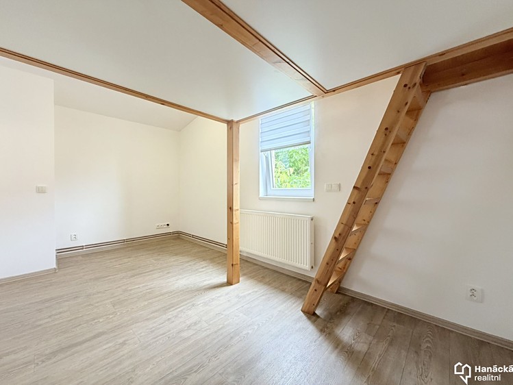 Квартира 1+kk в оренду, 34 м² (11 з 14)