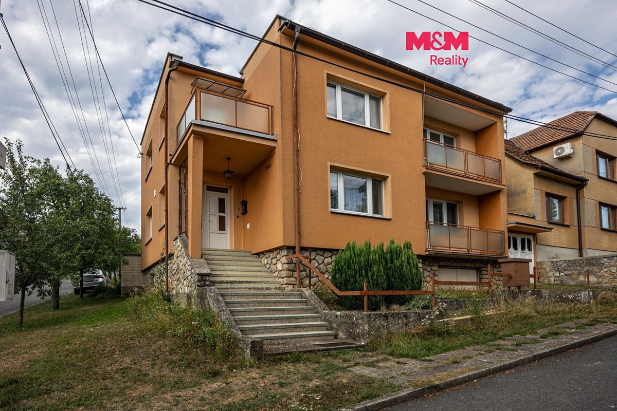 Prodej rodinného domu 176 m², pozemek 777 m²