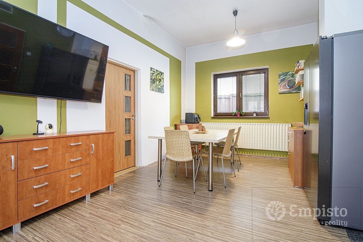 Prodej rodinného domu 146 m², pozemek 334 m² – fotografie 4