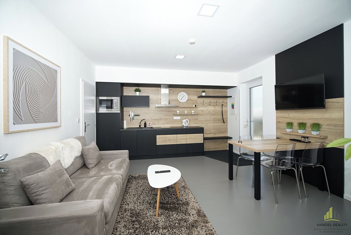Prodej vily 365 m², pozemek 1350 m² – fotografie 4