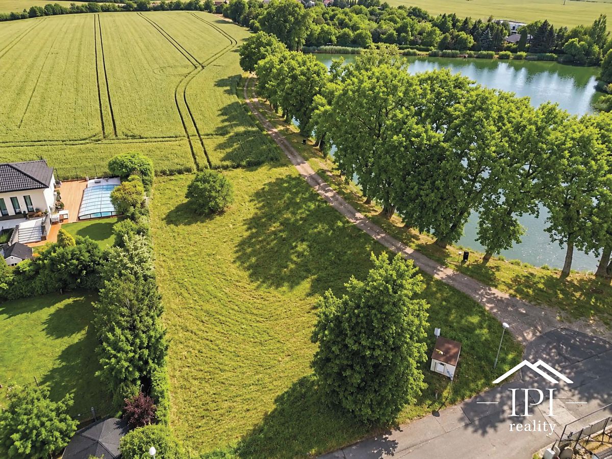 Prodej stavebního pozemku 1265 m², Bořanovice – fotka 1 z 3