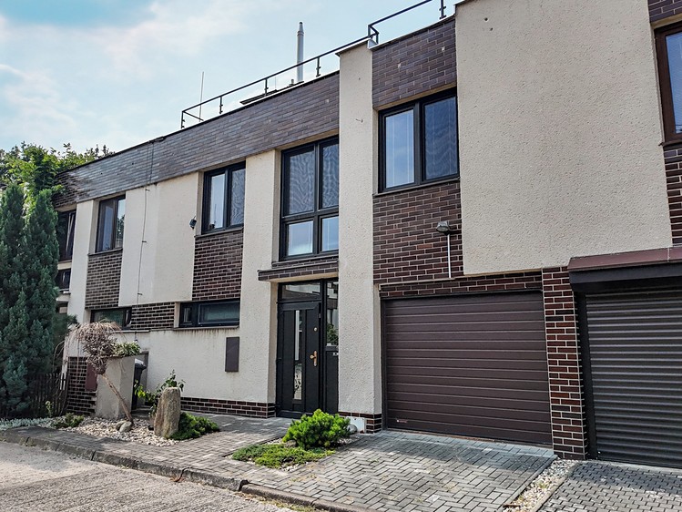 Haus zum Kauf, 232 m² (2 von 25)