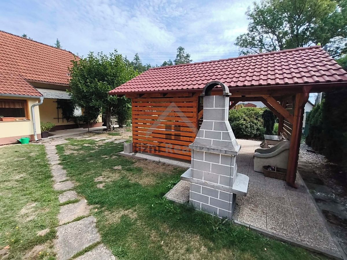 Prodej rodinného domu 250 m², pozemek 2252 m² – fotografie 4