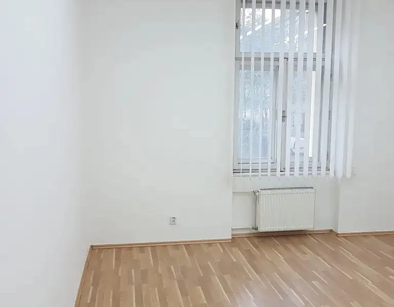 Pronájem kanceláře 30 m², Praha – náhled fotky 1