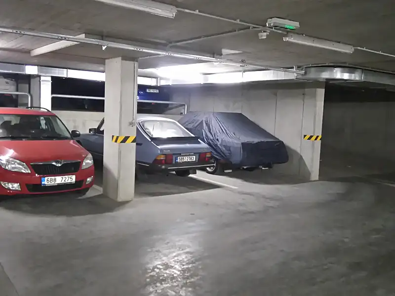 Pronájem garážového stání 16 m², Brno – náhled fotky 2
