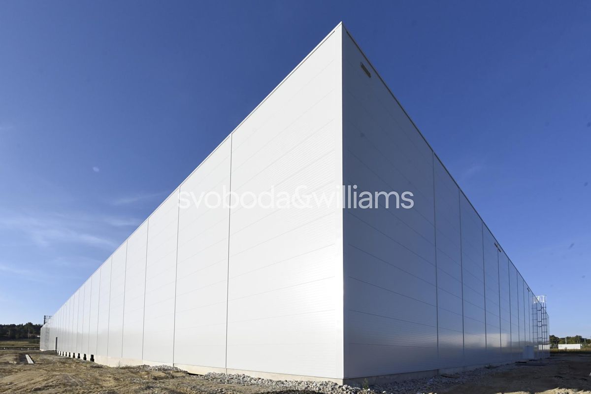 Pronájem skladového prostoru 12312 m²