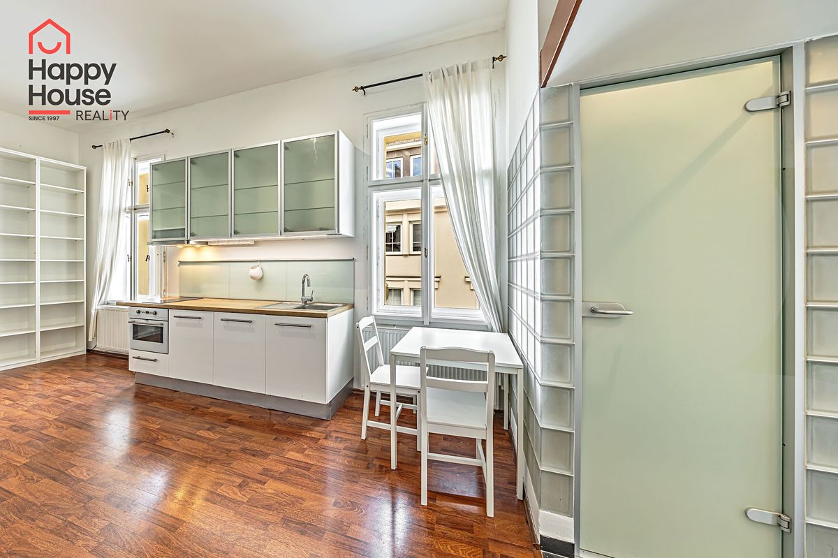 Pronájem bytu 1+kk 37 m² – fotografie 2