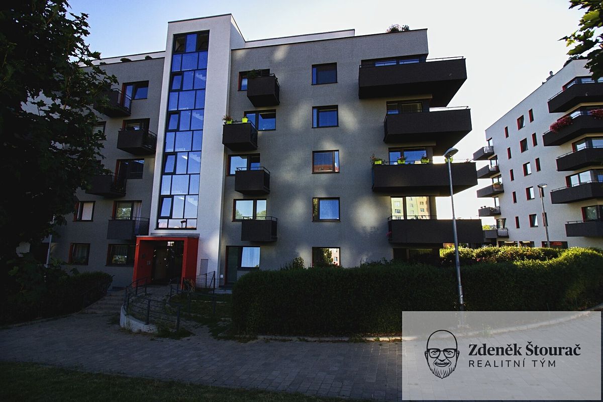 Pronájem bytu 2+kk 57 m² – fotografie 3
