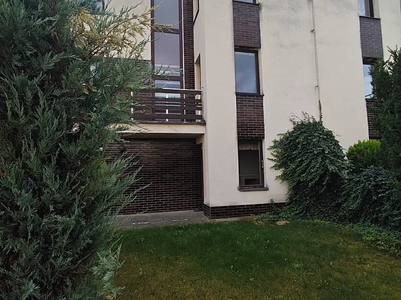 Pronájem rodinného domu 309 m², pozemek 152 m², Pardubice – náhled fotky 2