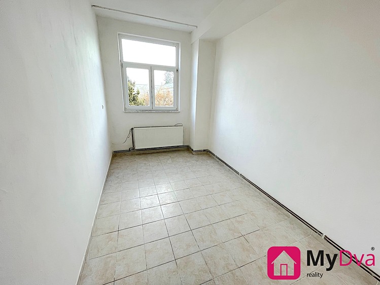 Pronájem bytu 2+1, 50 m² (3 z 8)