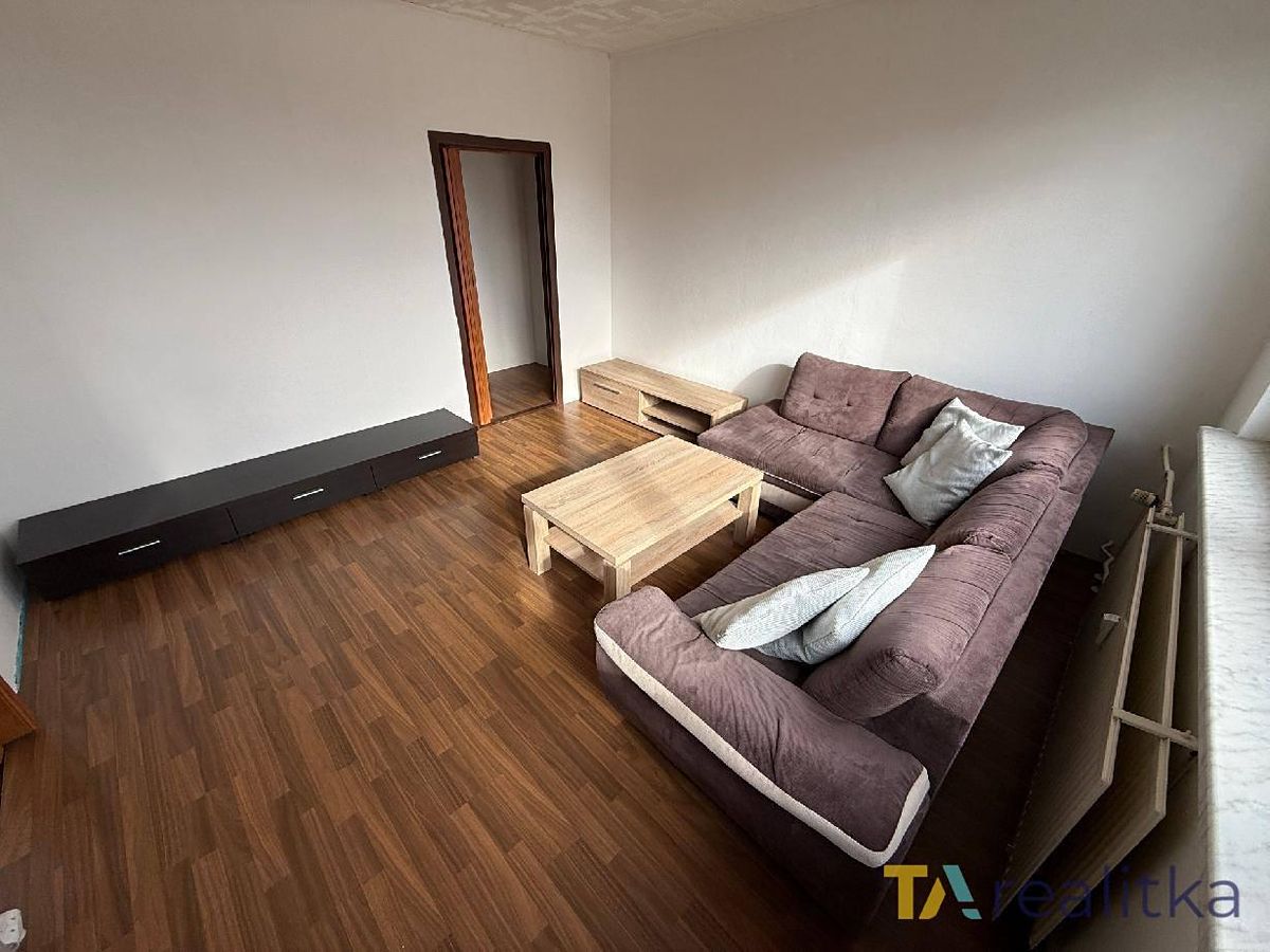 Pronájem bytu 2+1 44 m² – fotografie 4
