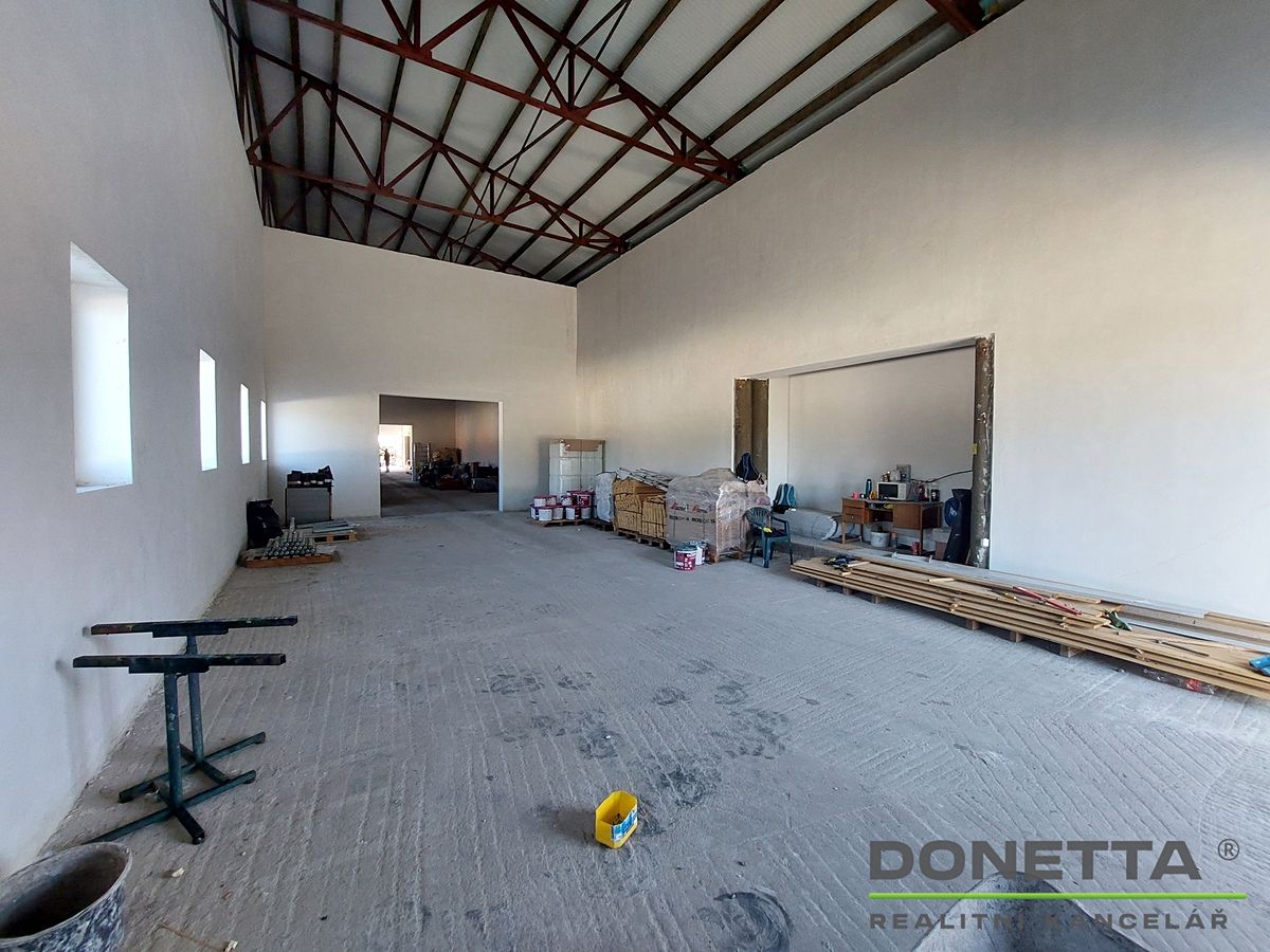 Pronájem skladového prostoru 390 m² – fotografie 2