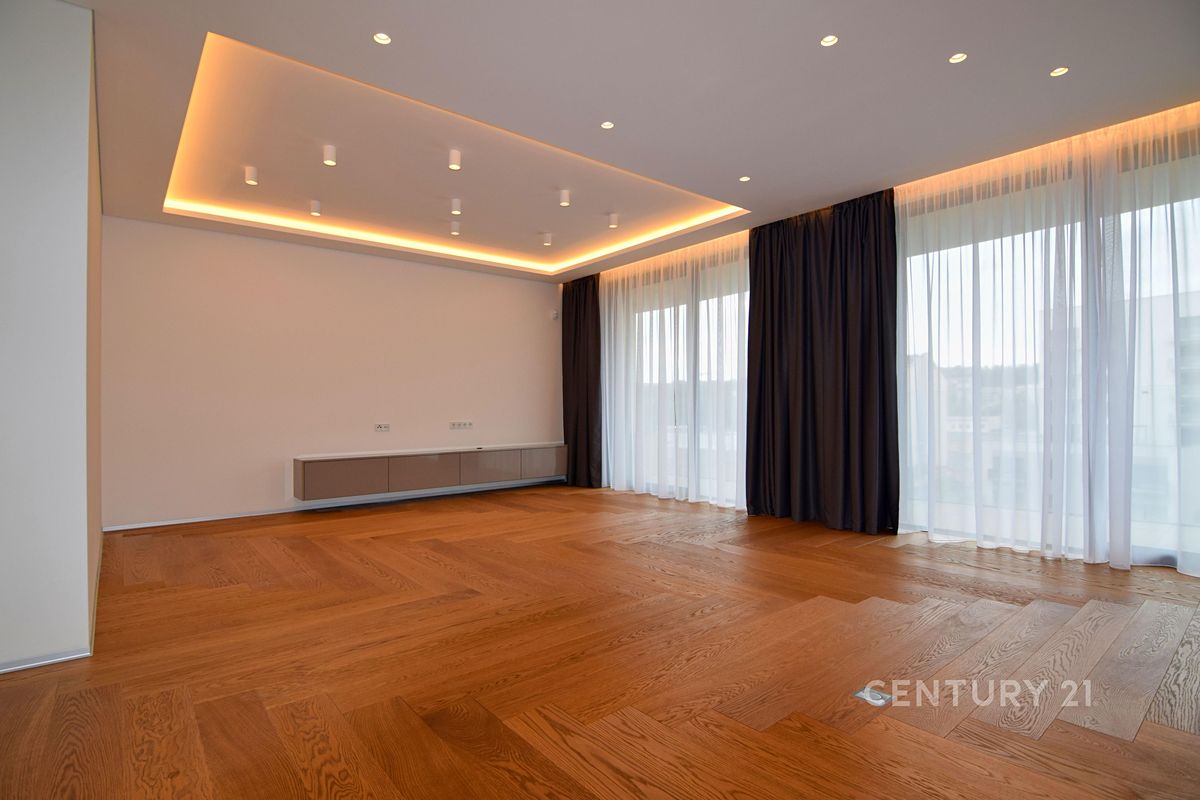 Pronájem bytu 3+kk 101 m² – fotografie 4