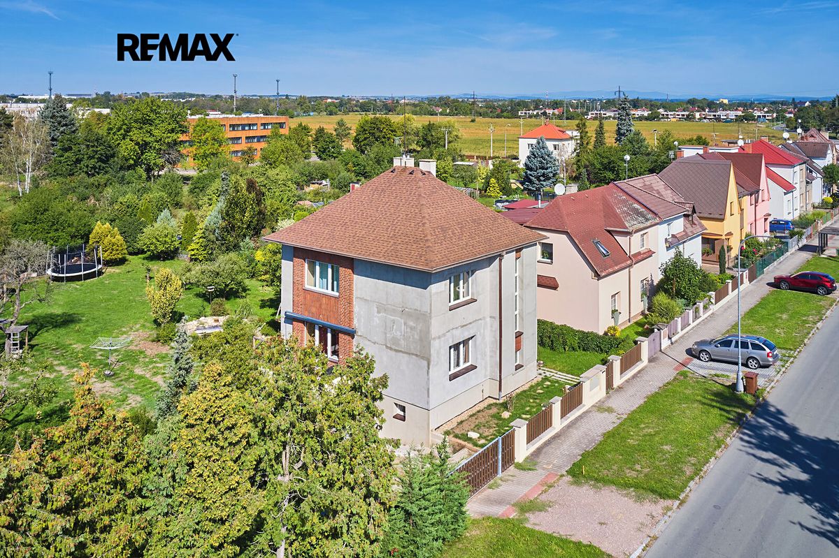 Prodej rodinného domu 210 m², pozemek 2068 m²