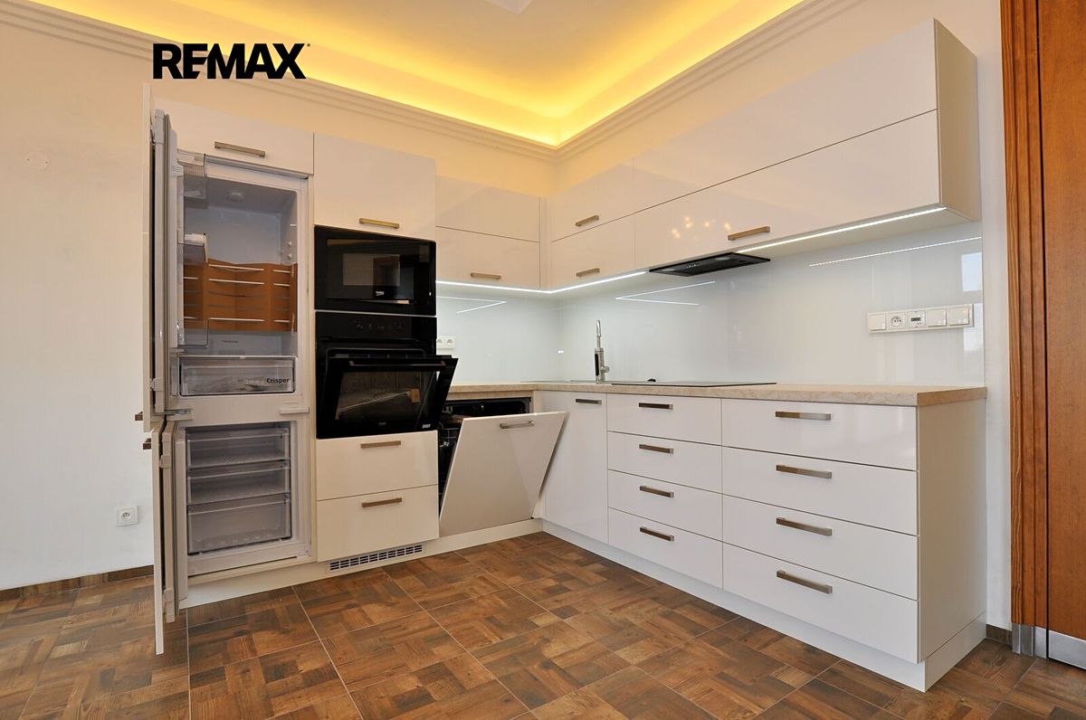 Pronájem bytu 2+kk 65 m² – fotografie 3