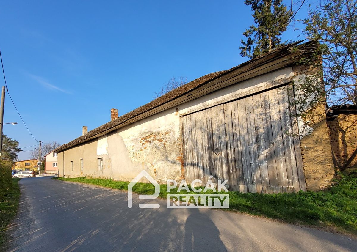 Prodej rodinného domu 105 m², pozemek 1056 m² – fotografie 2
