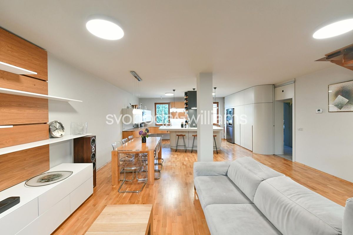 Pronájem bytu 5+kk 156 m² – fotografie 4