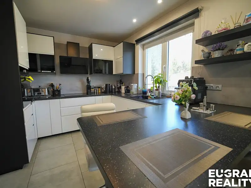 Prodej rodinného domu 216 m², pozemek 632 m², Varnsdorf – náhled fotky 3