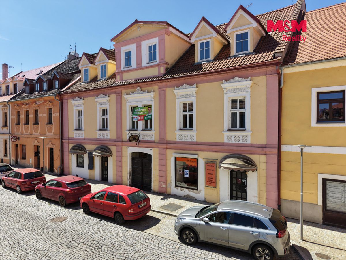 Prodej rodinného domu 757 m², pozemek 643 m² – fotografie 5