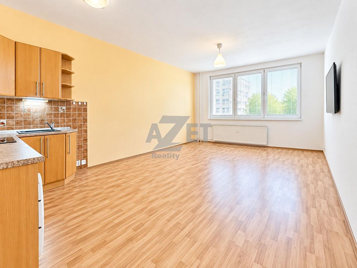 Pronájem bytu 1+kk 32 m² – fotografie 3