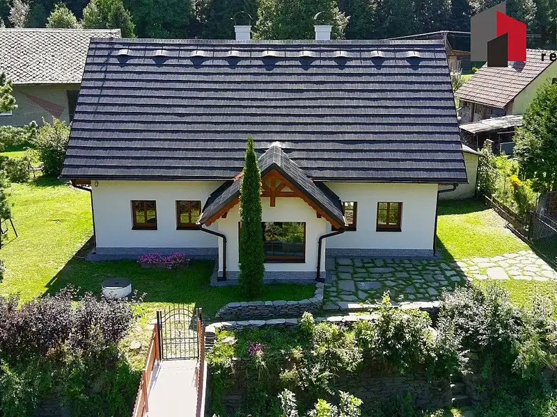 Prodej rodinného domu 177 m², pozemek 945 m², Janov – náhled fotky 2