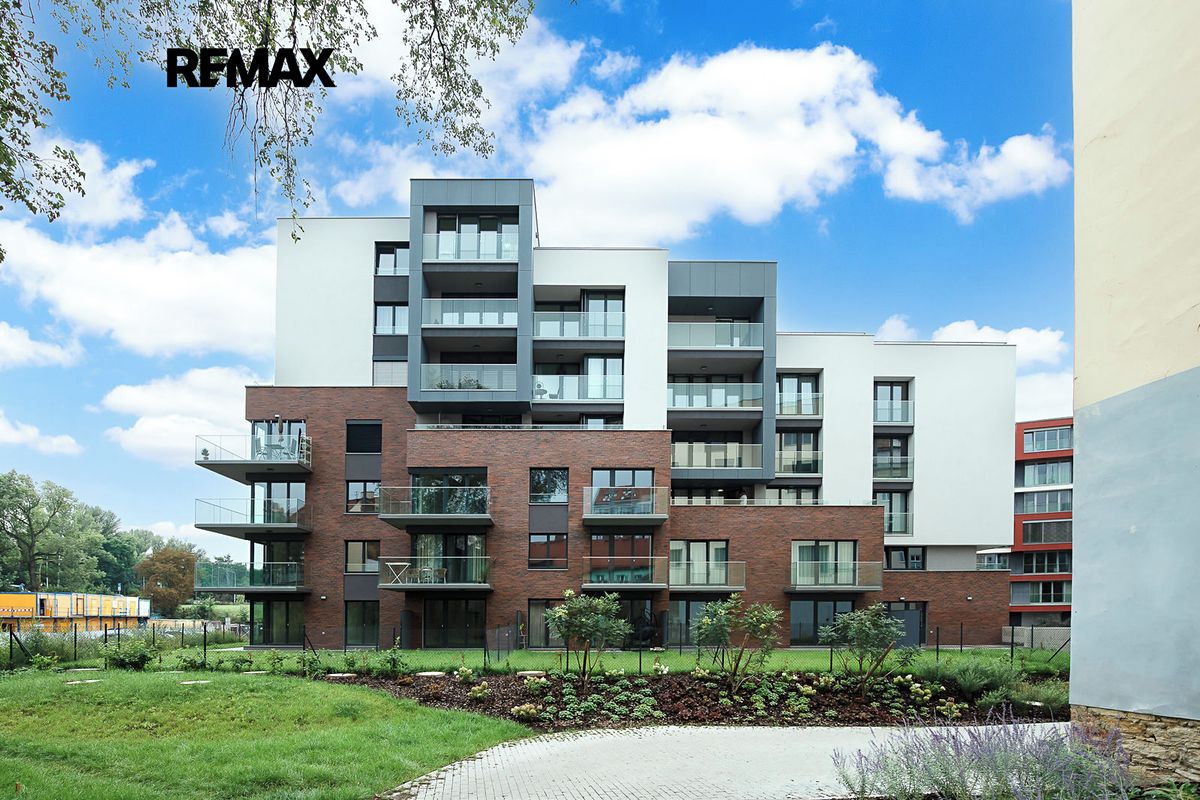 Pronájem bytu 1+kk 38 m²