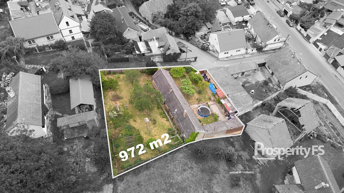 Prodej rodinného domu 111 m², pozemek 972 m² – fotografie 2