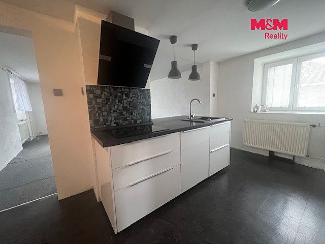 Pronájem rodinného domu 90 m², pozemek 242 m² – fotografie 3