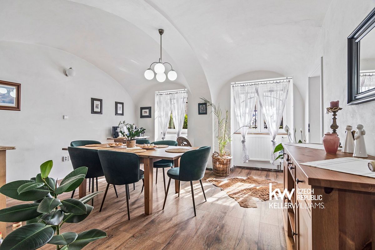 Prodej rodinného domu 140 m², pozemek 448 m² – fotografie 4