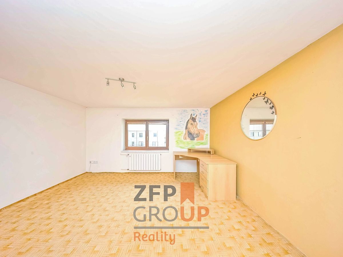 Prodej rodinného domu 227 m², pozemek 889 m² – fotografie 5