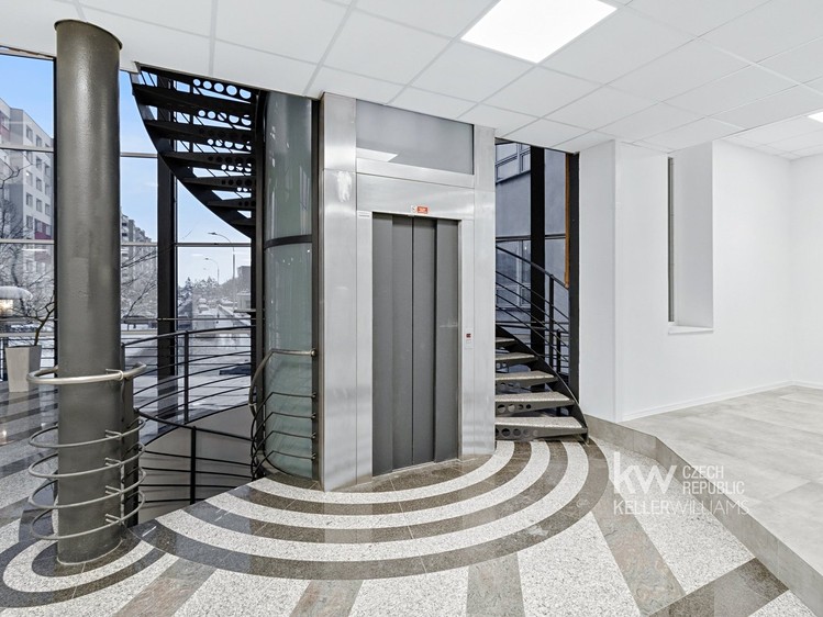 Комерційне приміщення в оренду, 427 м² (11 з 29)
