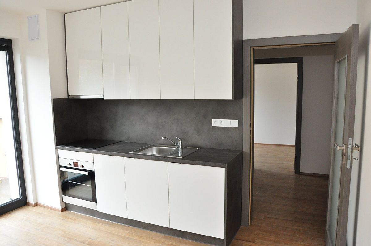 Pronájem bytu 2+kk 31 m² – fotografie 2