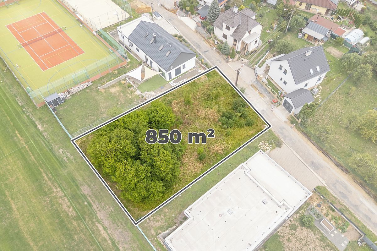 Prodej stavebního pozemku 850 m²
