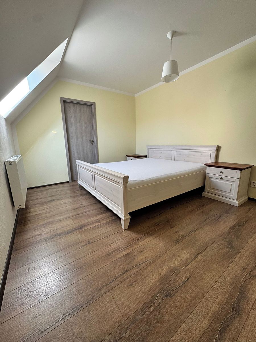Prodej rodinného domu 250 m², pozemek 390 m² – fotografie 5
